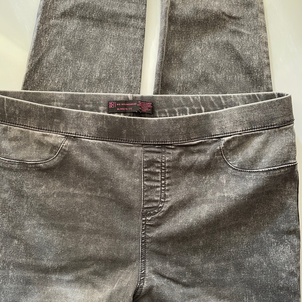 No Boundaries Gray Jeggings with Elastic Waistband